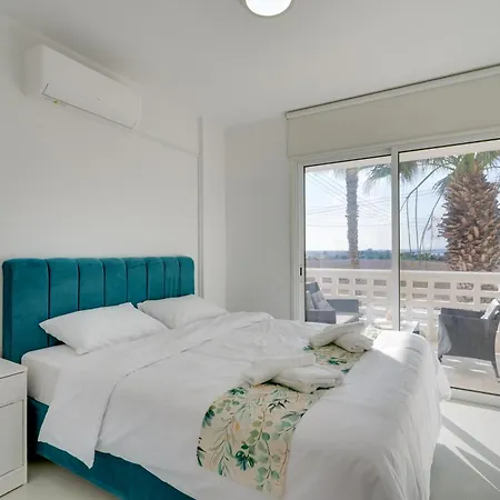 Elisabeth Salt Views 200m From Makenzy *