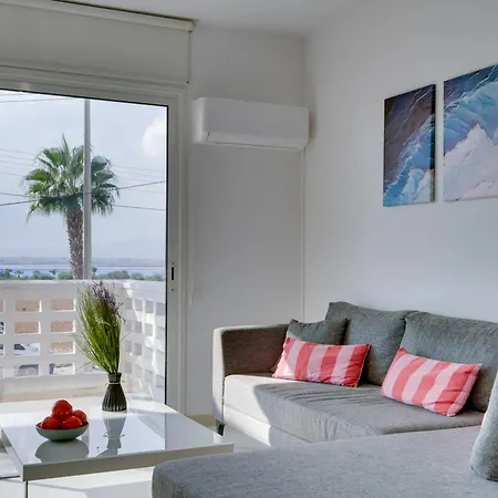 Будинок відпочинку Elisabeth Salt Views 200m From Makenzy *