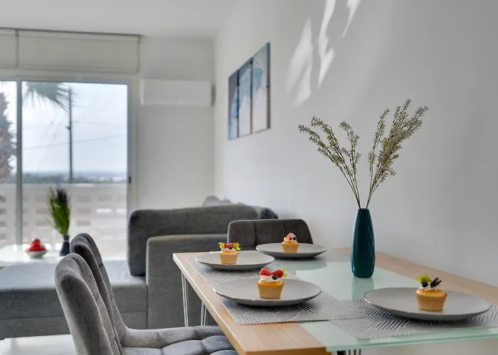 Будинок відпочинку Elisabeth Salt Views 200m From Makenzy *