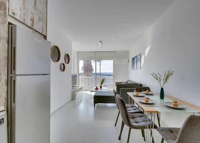 بيت للعطل Elisabeth Salt Views 200m From Makenzy لارنكا