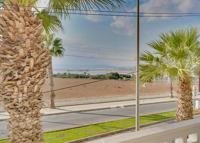 Elisabeth Salt Views 200m From Makenzy * لارنكا